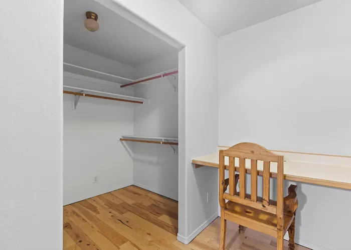 Hotel apartamentowy Sixty-six Slumber *